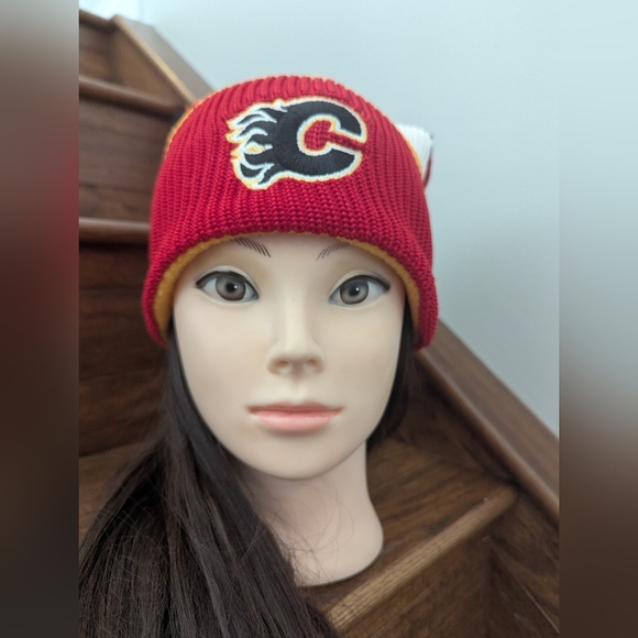 NHL Calgary Flames Hockey Sockey Reversible Toque OS - Picture 4 of 12